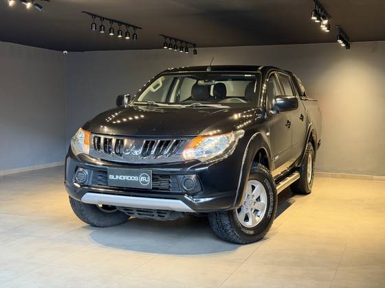 MITSUBISHI L200 TRITON 2.4 16V TURBO DIESEL SPORT GLS CD 4P 4X4 AUTOMÁTICO MITSUBISHI L200 TRITON 2.4 16V TURBO DIESEL SPORT GLS CD 4P 4X4 AUTOMÁTICO